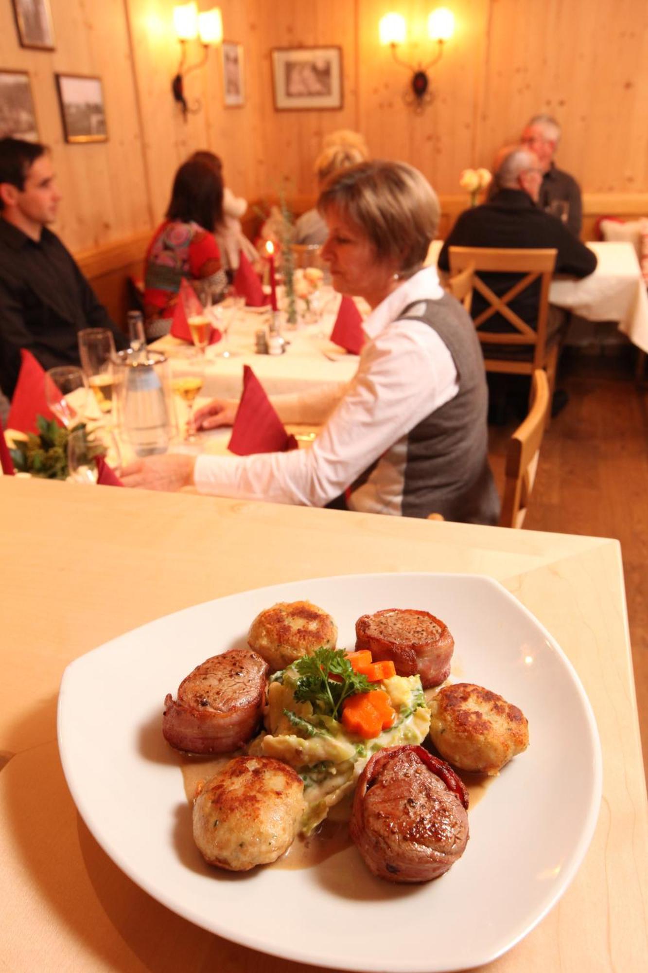 Gasthof-Pension Brauner Hirsch In Alfeld - Mittelfranken Ngoại thất bức ảnh
